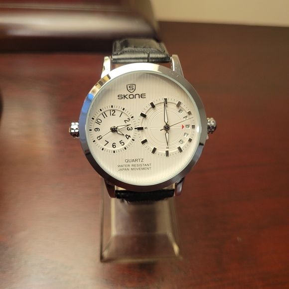 Brand New Men's Dual Time Zone White Skone Fashion Watch - Picture 1 of 3